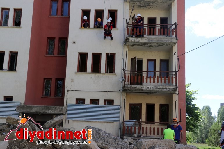 AĞRI arama Gönüllü ve tatbikatı yaptı kurtarma - öğretmenler 18