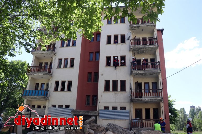 - kurtarma ve yaptı öğretmenler AĞRI Gönüllü tatbikatı arama 6