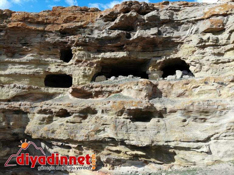 Kayalar oyularak yapılan 'Yukarı Biligan Mağaraları' ziyaretçilerini bekliyor