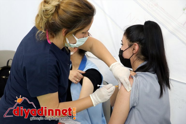 Ağrı'da Tekstilkent'te mobil ekipler Kovid-19 aşısı uygulamasına başladı
