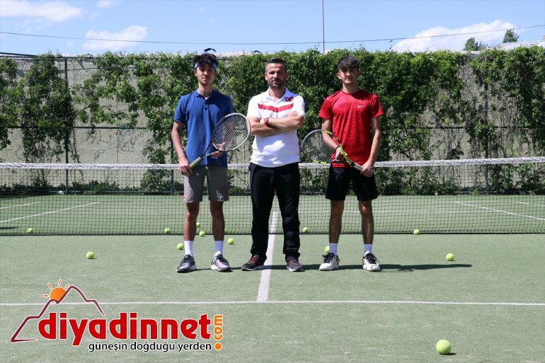 tenisçiler müsabakalarda Türk bayrağını uluslararası genç istiyor Ağrılı dalgalandırmak 11