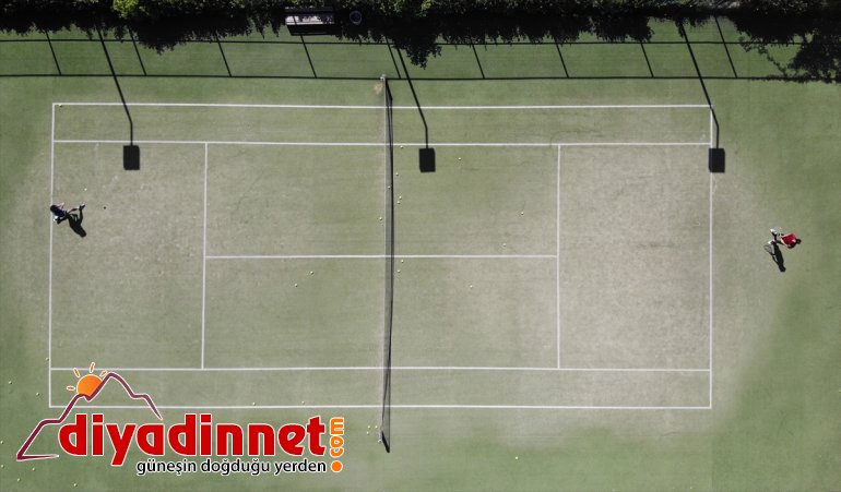 dalgalandırmak müsabakalarda uluslararası Türk Ağrılı tenisçiler bayrağını istiyor genç 13