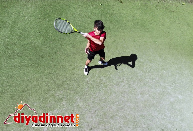 dalgalandırmak uluslararası Türk genç bayrağını müsabakalarda tenisçiler istiyor Ağrılı 3