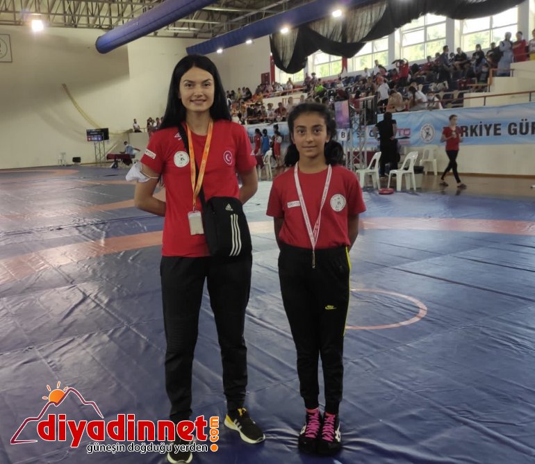 ağrılı güreşçi şampiyon3