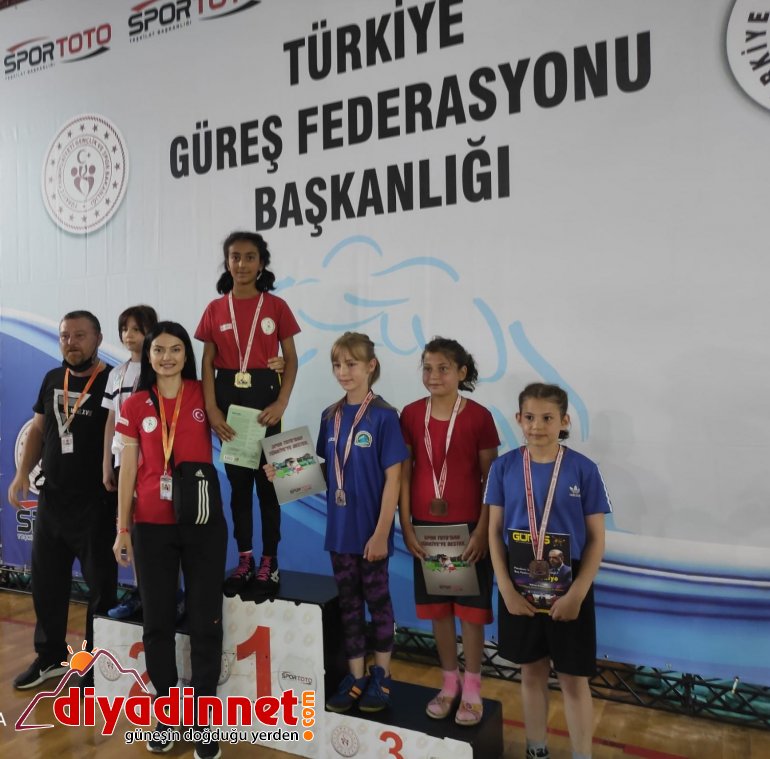ağrılı güreşçi şampiyon4