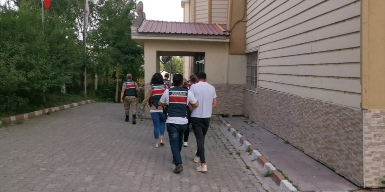 Ardahan merkezli göçmen kaçakçılığı operasyonunda 9 kişi tutuklandı1