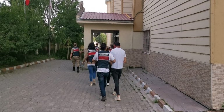 Ardahan merkezli göçmen kaçakçılığı operasyonunda 9 kişi tutuklandı