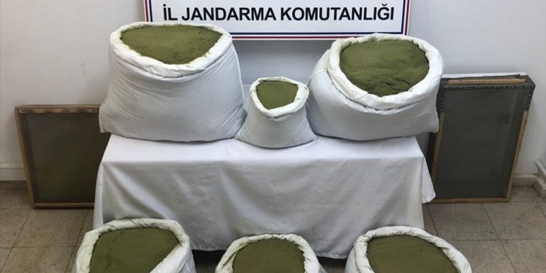 Bingöl'de 101 kilogram esrar ve 2 bin kök kenevir ele geçirildi