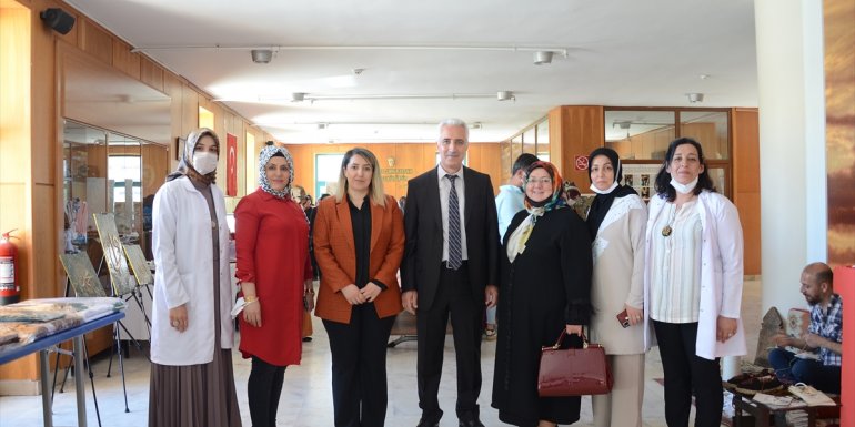 Bitlis'te kadınların yaptığı yaptığı ürünler sergilendi