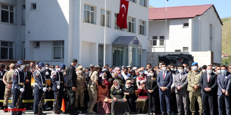 Bitlis'te şehit güvenlik korucusu için tören düzenlendi