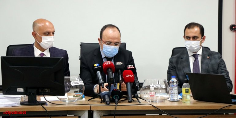 Elazığ'da 376 deprem konutu için kura çekildi