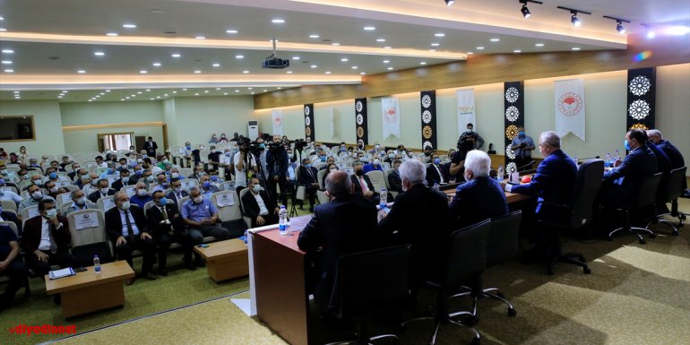 Tarım ve Orman Bakan Yardımcısı Tunç Elazığ'da sektörel değerlendirme toplantısına katıldı: