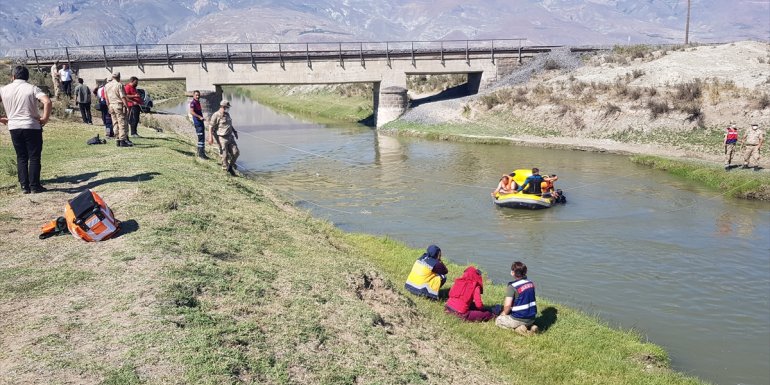 Erzincan'da balık avlamak isterken akıntıya kapılan çocuk boğuldu