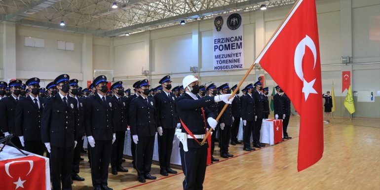 ERZİNCAN - Polis adaylarının mezuniyet sevinci1