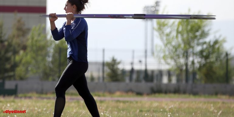 Milli ciritçi Esra Türkmen, uluslararası müsabakalarda madalya almak için ter döküyor: