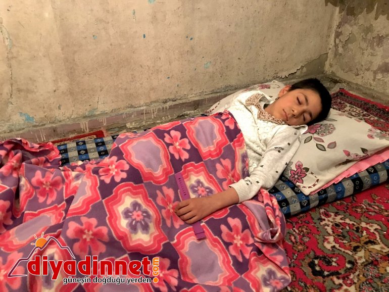 Geçirdiği beyin kanamasıyla yatağa mahkum olan Suriyeli Havin yeniden yürüyebilmenin hayalini kuruyor3