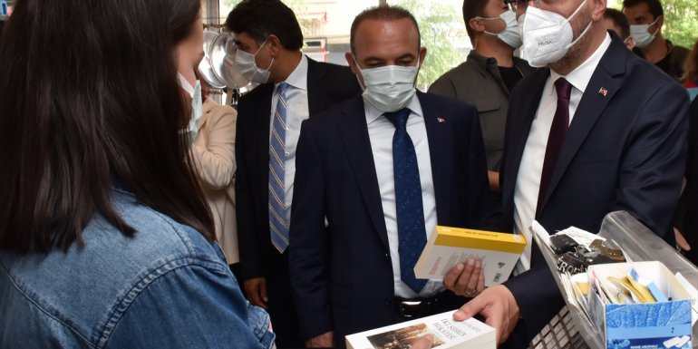 Gençlik ve Spor Bakanı Kasapoğlu, Ardahan'daki "Genç Ofis"in açılış törenine katıldı: