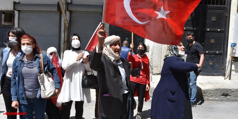 Hakkari'de evlatlarından koparılan ailelerden birlik çağrısı
