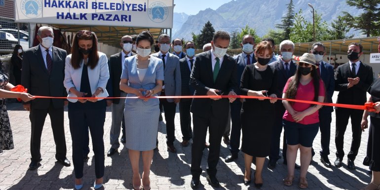 Hakkari'de "Kültür Fuarı" açıldı