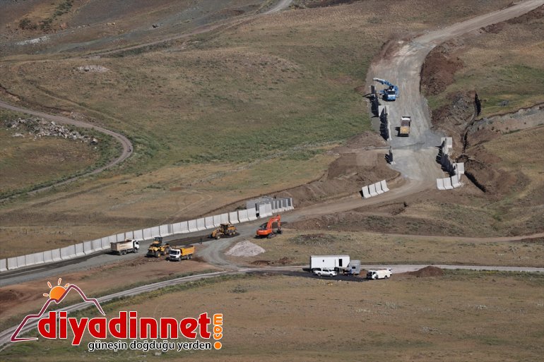 inceledi: yapılan çalışmalarını hattında sınır duvarı güvenlik Soylu, İçişleri Bakanı 5