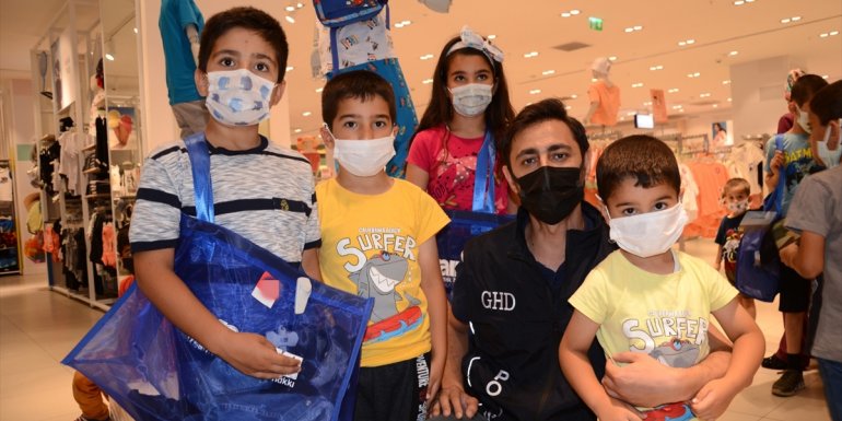 Malatya polisi çocukların yüzünü güldürdü