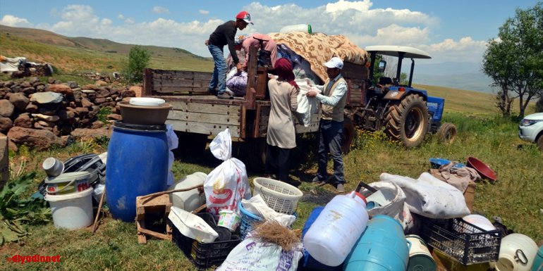 Muş'ta hayvan yetiştiricilerinin yayla yolculuğu başladı