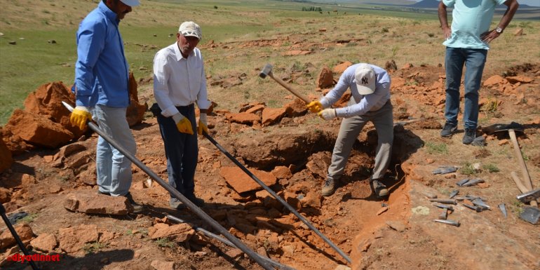 Muş'ta "kevke taşı"nın çıkarılmasına başlandı