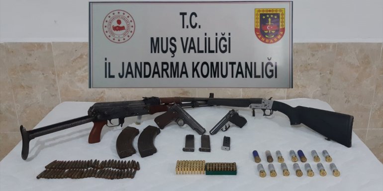 Muş'ta silah ve mühimmat ele geçirildi