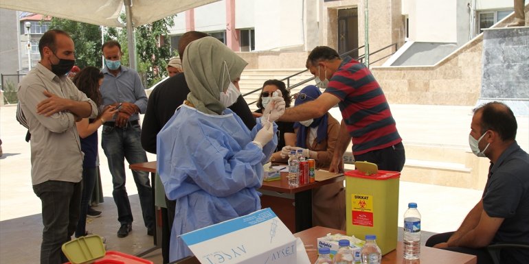 Özalp'te aşı çalışmaları devam ediyor