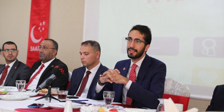 Saadet Partisi Konya Milletvekili Karaduman Van'da gazetecilerle buluştu