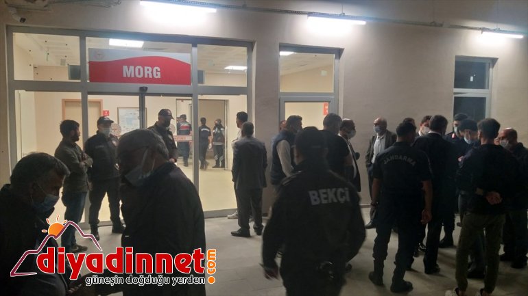 Sivas ta hafif ticari araç ile otomobil çarpıştı ölü3