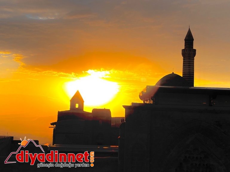 Tarihi İshak Paşa Sarayı nda eşsiz gün batımı manzarası6