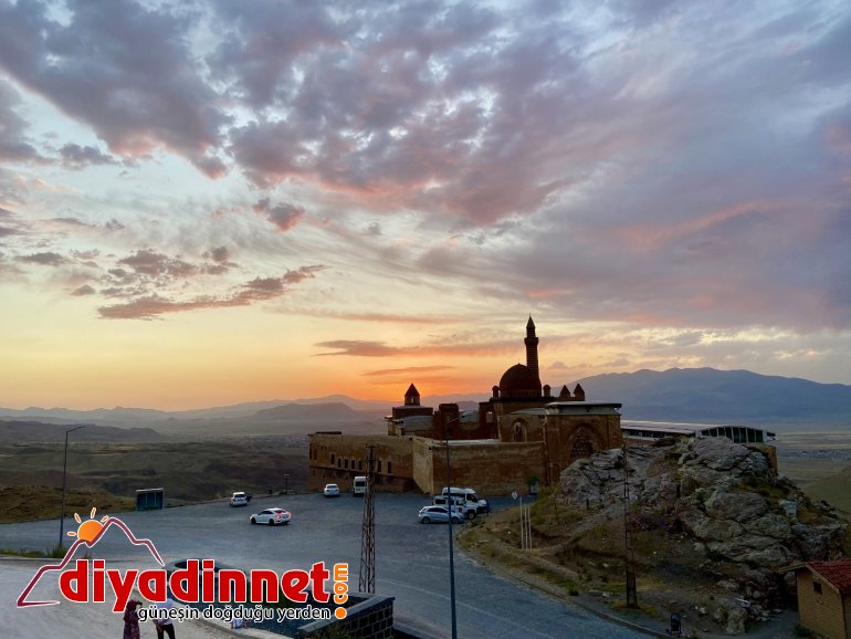 Tarihi İshak Paşa Sarayı nda eşsiz gün batımı manzarası7