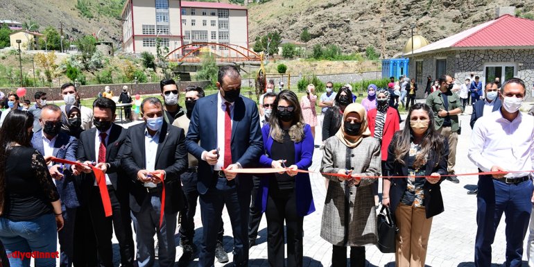 Çatak'ta el sanatları sergisi açıldı