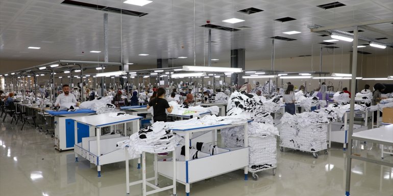 Van'da üretilen tekstil ürünleri Almanya ve İtalya'ya gönderiliyor