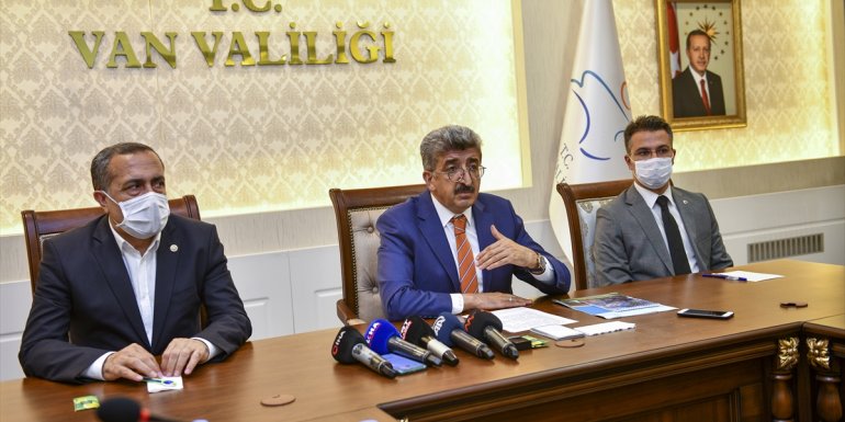 Van Valisi Mehmet Emin Bilmez'den Kovid-19 aşısı yaptırmayanlara çağrı: