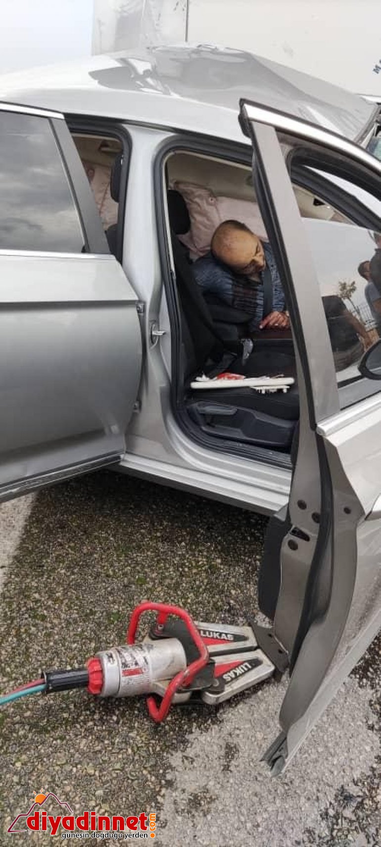 Ağrı da trafik kazası ölü yaralı5