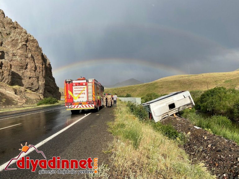 Ağrı da yolcu otobüsü devrildi yaralı3