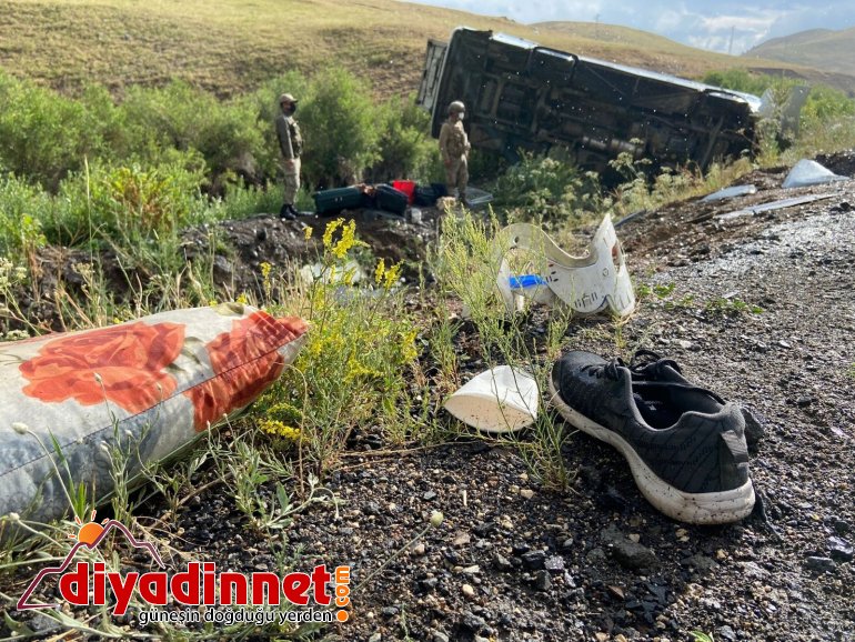 Ağrı da yolcu otobüsü devrildi yaralı4