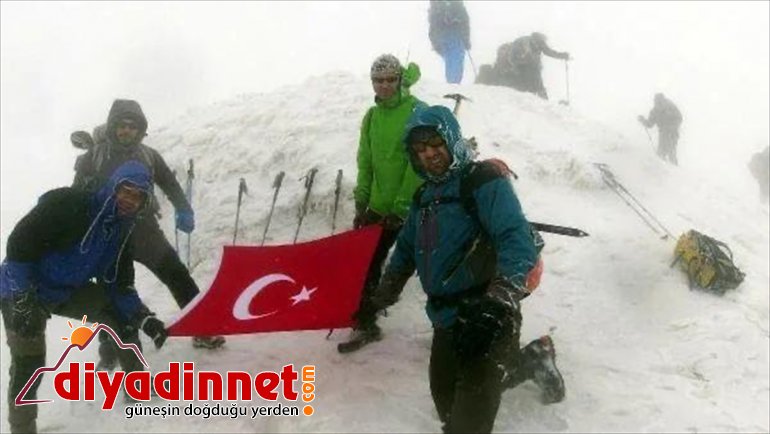 Ağrı yapmayı tırmanan grup rağmen dağcı, başardı Dağı