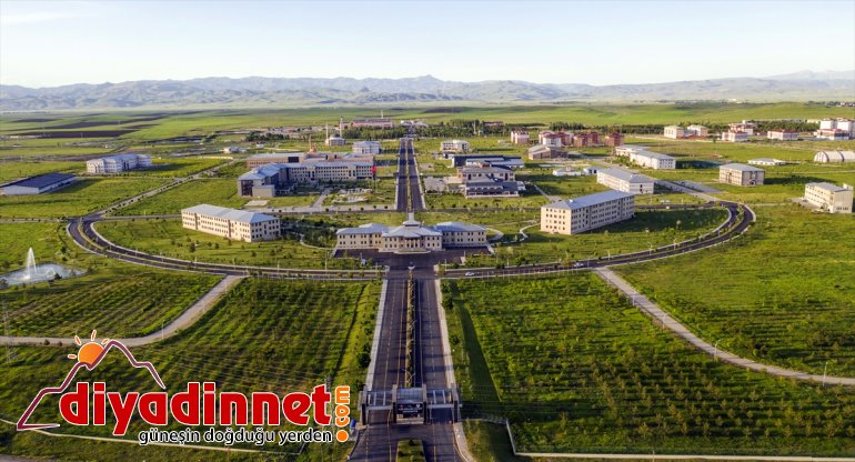 Ağrı İbrahim Çeçen Üniversitesi güneşten aldığı enerjiyle aydınlanıyor1
