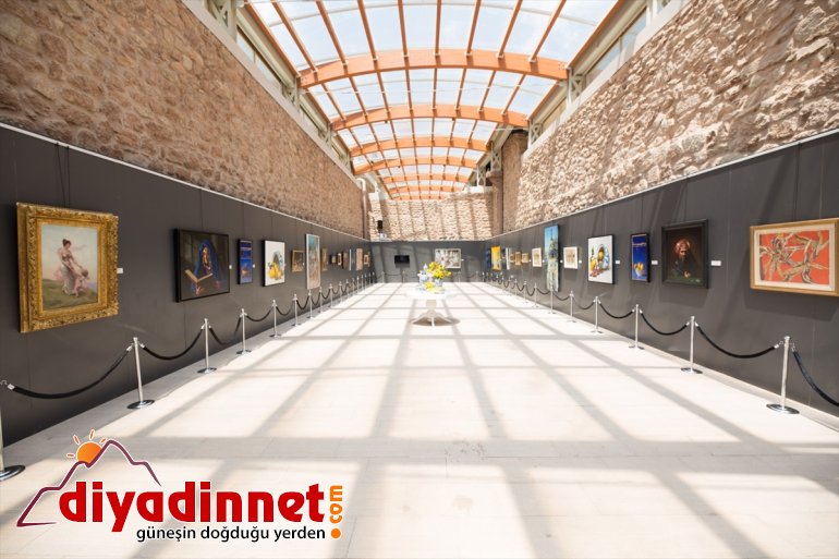 İtalyan ressamların tabloları İshak Paşa Sarayı'nda sergileniyor