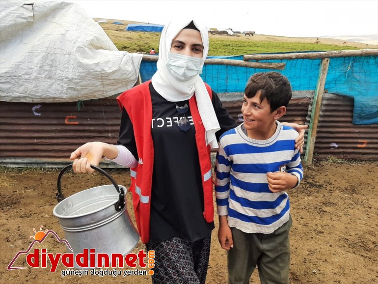 yaşadı minikler, Ağrı bayram yaylalarındaki göçer çifte hediyeleriyle Kızılayın 16