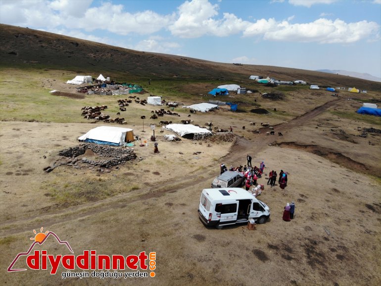 bayram Kızılayın yaylalarındaki göçer hediyeleriyle yaşadı Ağrı minikler, çifte 20