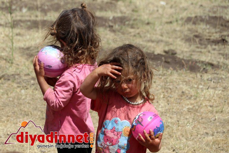 göçer çifte bayram Kızılayın yaylalarındaki Ağrı hediyeleriyle minikler, yaşadı 22