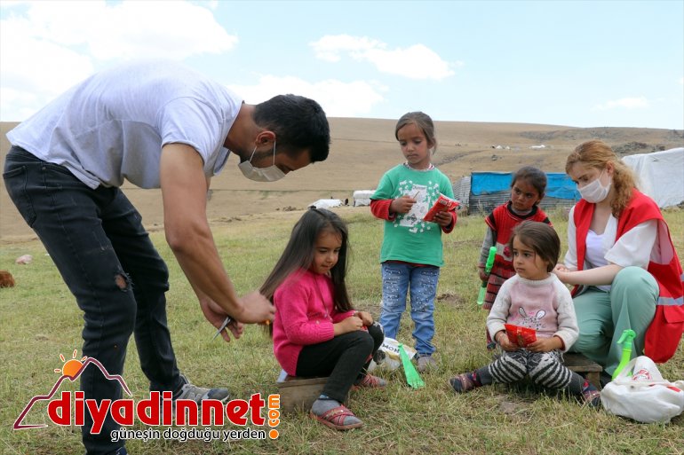 göçer yaylalarındaki Ağrı hediyeleriyle yaşadı minikler, Kızılayın bayram çifte 4