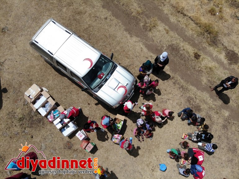 yaşadı hediyeleriyle çifte minikler, göçer bayram Ağrı Kızılayın yaylalarındaki 6