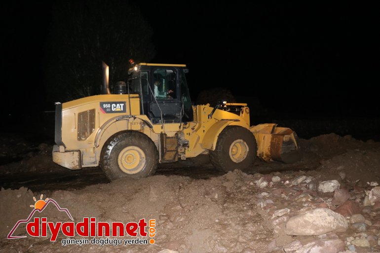 sel olan etkili açtı yol bir hasara köyde Ağrı