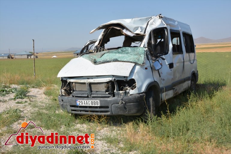 Ağrı'da minibüs devrildi: 3 ölü, 14 yaralı