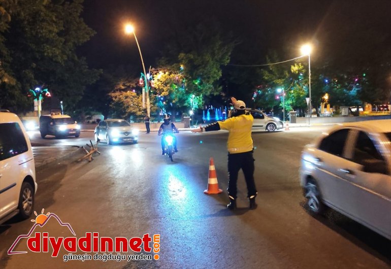 Ağrı'da trafik kurallarını ihlal eden motosiklet sürücülerine ceza kesildi